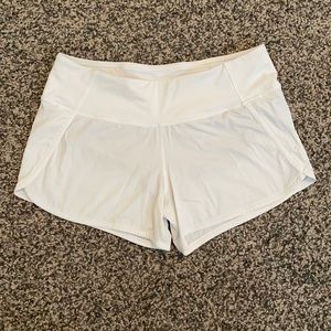Lululemon Speed Up Mid-rise short 4” size 6